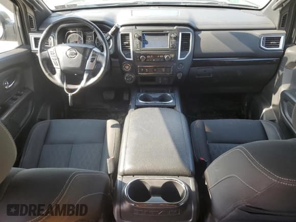 ✅ 2018 Nissan Titan Pro-4X • VIN: 1N6AA1E51JN533519 • Lot: 61732135. Wystawiony na Copart z przebiegiem 81 499 mil. Bezpłatny archiwum sprzedaży aukcyjnych z USA i szczegółowy raport historii pojazdu na DreamBid. Zdjęcie 8.