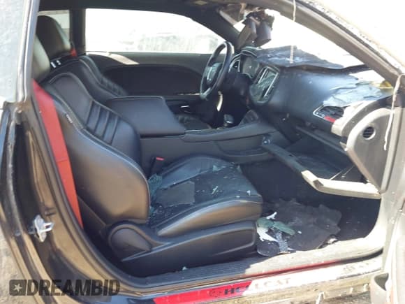 ✅ 2018 Dodge Challenger SRT Hellcat • VIN: 2C3CDZC98JH177803 • Lot: 42990369. Wystawiony na IAAI z przebiegiem Nie podano. Bezpłatny archiwum sprzedaży aukcyjnych z USA i szczegółowy raport historii pojazdu na DreamBid. Zdjęcie 5.