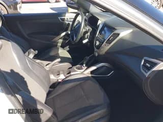 ✅ 2016 Hyundai Veloster • VIN: KMHTC6AD8GU291712 • Lot: 41329434. Wystawiony na IAAI z przebiegiem 175 039 mil. Bezpłatny archiwum sprzedaży aukcyjnych z USA i szczegółowy raport historii pojazdu na DreamBid. Zdjęcie 5.