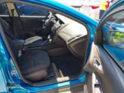 ✅ 2016 Ford Focus SE • VIN: 1FADP3F22GL314965 • Lot: 43073881. Wystawiony na IAAI z przebiegiem 126 844 mil. Bezpłatny archiwum sprzedaży aukcyjnych z USA i szczegółowy raport historii pojazdu na DreamBid. Zdjęcie 5.