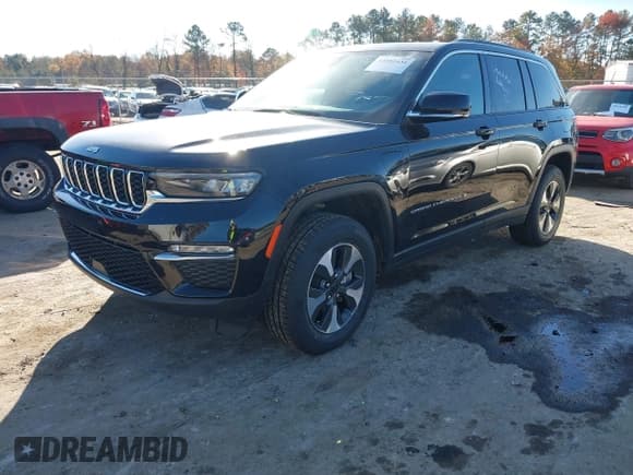 ✅ 2024 Jeep Grand Cherokee • VIN: 1C4RJYB66RC120630 • Lot: 43582631. Listed on IAAI with 44,454 mi. Free auction sales archive from the USA and detailed vehicle history report at DreamBid. Image 2.