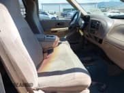 ✅ 1999 Ford F-150 • VIN: 1FTRX18W9XKA77739 • Lot: 42973425. Wystawiony na IAAI z przebiegiem Nie podano. Bezpłatny archiwum sprzedaży aukcyjnych z USA i szczegółowy raport historii pojazdu na DreamBid. Zdjęcie 5.