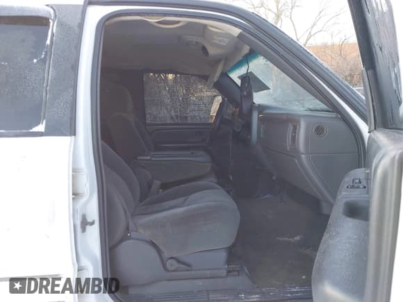 ✅ 2006 Chevrolet Silverado 2500HD LT3 • VIN: 1GCHK23D66F229988 • Лот: 41307107. Опубликован ранее на IAAI с пробегом 300 813 миль. Бесплатный доступ к архиву аукционных продаж из США и подробный отчёт об истории автомобиля на DreamBid. Изображение 5.