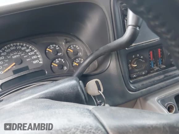 ✅ 2005 Chevrolet Suburban LT • VIN: 3GNEC16Z75G214406 • Lot: 42689874. Listed on IAAI with Not provided. Free auction sales archive from the USA and detailed vehicle history report at DreamBid. Image 11.