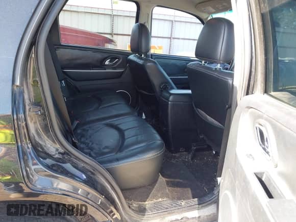 2006 Mercury Mariner Luxury с VIN 4M2CU56146KJ04819, выставлен на аукционе IAAI как лот 42248117 с пробегом 184 729 миль миль и . История ставок и продаж доступна на DreamBid. Изображение 8.