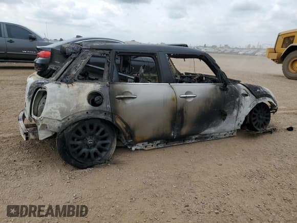 ✅ 2019 MINI Hardtop 4 Door Cooper • VIN: WMWXU1C54K2F82790 • Lot: 70363955. Wystawiony na Copart z przebiegiem Nie podano. Bezpłatny archiwum sprzedaży aukcyjnych z USA i szczegółowy raport historii pojazdu na DreamBid. Zdjęcie 3.