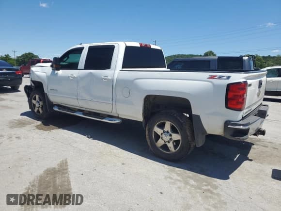 ✅ 2015 Chevrolet Silverado 2500HD LT • VIN: 1GC1KVEG9FF632177 • Лот: 57947215. Опубликован ранее на Copart с пробегом 232 492 миль. Бесплатный доступ к архиву аукционных продаж из США и подробный отчёт об истории автомобиля на DreamBid. Изображение 2.