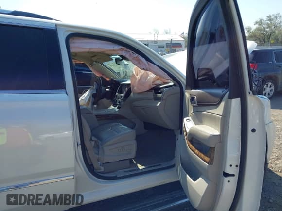 ✅ 2015 GMC Yukon Denali • VIN: 1GKS2CKJ3FR635474 • Lot: 43171248. Listed on IAAI with 174,892 mi. Free auction sales archive from the USA and detailed vehicle history report at DreamBid. Image 5.