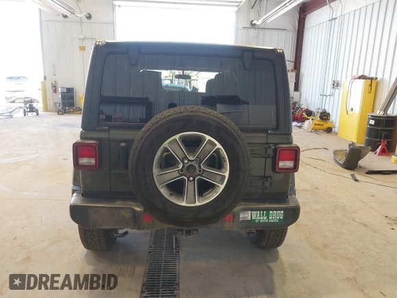 ✅ 2021 Jeep Wrangler Unlimited Sahara • VIN: 1C4HJXEN2MW592565 • Lot: 41956072. Listed on IAAI with 95,504 mi. Free auction sales archive from the USA and detailed vehicle history report at DreamBid. Image 17.