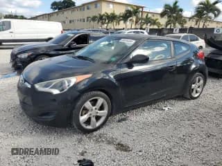 ✅ 2015 Hyundai Veloster • VIN: KMHTC6AD7FU244086 • Lot: 88056285. Wystawiony na Copart z przebiegiem 69 193 mil. Bezpłatny archiwum sprzedaży aukcyjnych z USA i szczegółowy raport historii pojazdu na DreamBid. Zdjęcie 1.