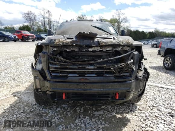 ✅ 2024 GMC Sierra 3500HD AT4 • VIN: 1GT49VEY7RF200824 • Лот: 49263474. Опубликован ранее на Copart с пробегом Не указан. Бесплатный доступ к архиву аукционных продаж из США и подробный отчёт об истории автомобиля на DreamBid. Изображение 5.