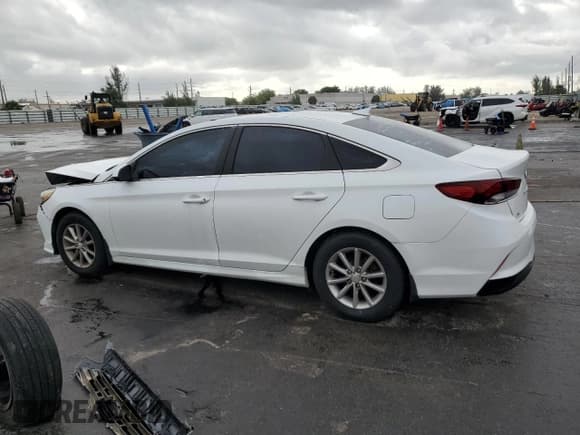✅ 2018 Hyundai Sonata SE • VIN: 5NPE24AF0JH613055 • Лот: 85412495. Опубликован ранее на Copart с пробегом 104 162 миль. Бесплатный доступ к архиву аукционных продаж из США и подробный отчёт об истории автомобиля на DreamBid. Изображение 2.