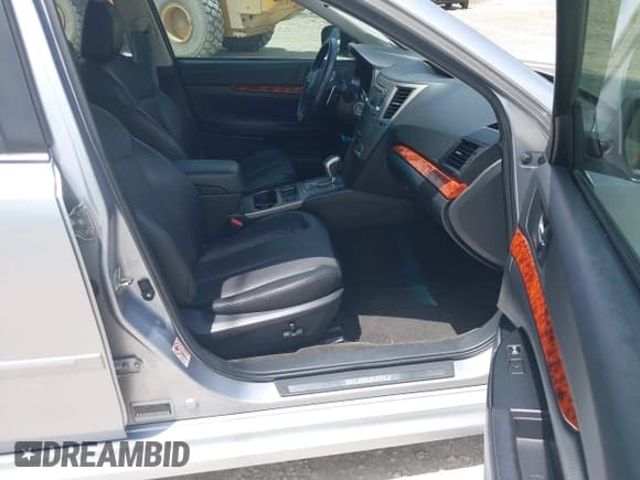 ✅ 2012 Subaru Legacy Limited • VIN: 4S3BMCK68C3004977 • Лот: 42208880. Опубликован ранее на IAAI с пробегом 175 154 миль. Бесплатный доступ к архиву аукционных продаж из США и подробный отчёт об истории автомобиля на DreamBid. Изображение 5.