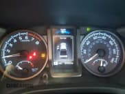 ✅ 2023 Toyota Tacoma TRD Sport • VIN: 3TMCZ5AN0PM635575 • Lot: 90259205. Wystawiony na Copart z przebiegiem 64 963 mil. Bezpłatny archiwum sprzedaży aukcyjnych z USA i szczegółowy raport historii pojazdu na DreamBid. Zdjęcie 9.