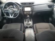 ✅ 2019 Nissan Rogue S • VIN: 5N1AT2MV1KC775532 • Lot: 87471695. Wystawiony na Copart z przebiegiem 234 524 mil. Bezpłatny archiwum sprzedaży aukcyjnych z USA i szczegółowy raport historii pojazdu na DreamBid. Zdjęcie 8.