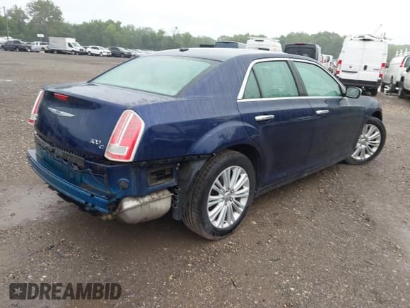 ✅ 2014 Chrysler 300 C • VIN: 2C3CCAKG8EH163460 • Лот: 42880679. Опубликован ранее на IAAI с пробегом 71 942 миль. Бесплатный доступ к архиву аукционных продаж из США и подробный отчёт об истории автомобиля на DreamBid. Изображение 4.