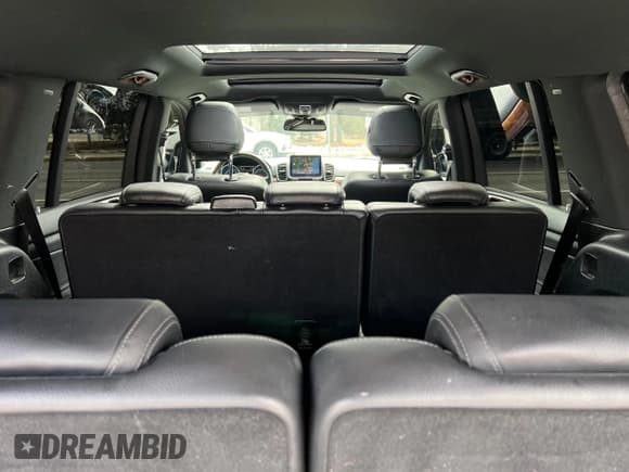 ✅ 2018 Mercedes-Benz GL 450 • VIN: 4JGDF6EE9JA997191 • Lot: 48873724. Listed on Copart with 209,501 mi. Free auction sales archive from the USA and detailed vehicle history report at DreamBid. Image 9.