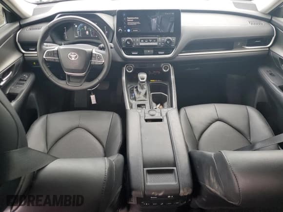 ✅ 2025 Toyota Highlander XLE • VIN: 5TDAAAA51SS020324 • Лот: 90914875. Опубликован ранее на Copart с пробегом 31 880 миль. Бесплатный доступ к архиву аукционных продаж из США и подробный отчёт об истории автомобиля на DreamBid. Изображение 8.