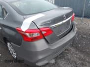 ✅ 2019 Nissan Sentra S • VIN: 3N1AB7AP8KY322061 • Lot: 43639230. Wystawiony na IAAI z przebiegiem 121 931 mil. Bezpłatny archiwum sprzedaży aukcyjnych z USA i szczegółowy raport historii pojazdu na DreamBid. Zdjęcie 6.