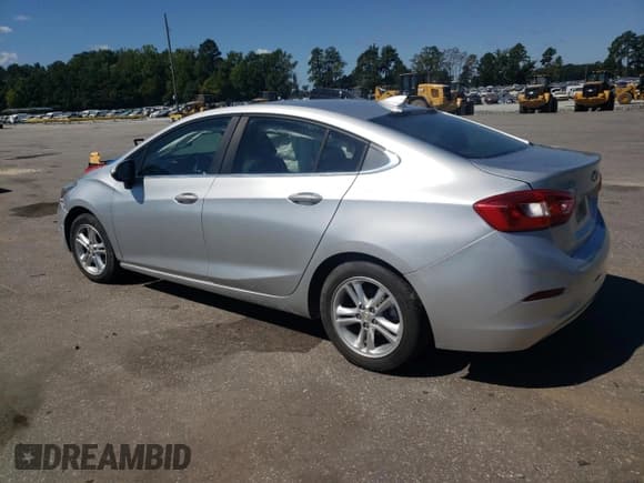 ✅ 2017 Chevrolet Cruze LT • VIN: 1G1BE5SM4H7223824 • Lot: 81200345. Wystawiony na Copart z przebiegiem 128 974 mil. Bezpłatny archiwum sprzedaży aukcyjnych z USA i szczegółowy raport historii pojazdu na DreamBid. Zdjęcie 2.