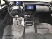 ✅ 2023 Subaru Solterra Premium • VIN: JTMABABA4PA024476 • Lot: 77164104. Wystawiony na Copart z przebiegiem 4 306 mil. Bezpłatny archiwum sprzedaży aukcyjnych z USA i szczegółowy raport historii pojazdu na DreamBid. Zdjęcie 8.