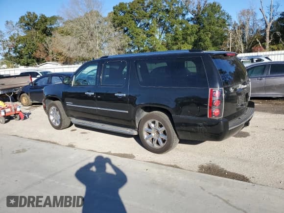 ✅ 2010 GMC Yukon XL Denali • VIN: 1GKUCMEF6AR291554 • Lot: 82554564. Listed on Copart with 183,890 mi. Free auction sales archive from the USA and detailed vehicle history report at DreamBid. Image 2.