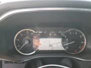 ✅ 2023 Jaguar F-Pace S • VIN: SADCJ2EX8PA715693 • Lot: 72086395. Wystawiony na Copart z przebiegiem 25 447 mil. Bezpłatny archiwum sprzedaży aukcyjnych z USA i szczegółowy raport historii pojazdu na DreamBid. Zdjęcie 9.