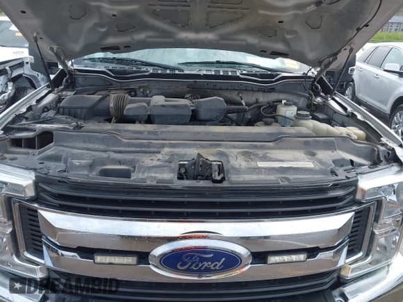 ✅ 2019 Ford F-250 XL • VIN: 1FT7W2B67KEC20297 • Lot: 42031558. Listed on IAAI with 215,462 mi. Free auction sales archive from the USA and detailed vehicle history report at DreamBid. Image 10.