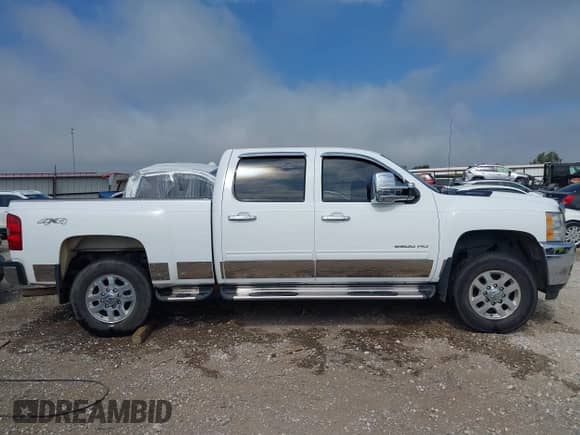 2013 Chevrolet Silverado 2500HD LTZ with VIN 1GC1KYCG7DF151006, listed as a IAAI auction lot 43263484 with 129,989 mi miles and . Bid and sale history available at DreamBid. Image 13.