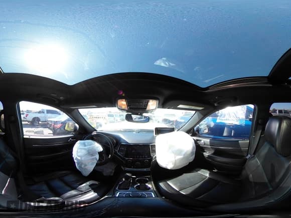 ✅ 2019 Jeep Grand Cherokee Limited • VIN: 1C4RJFBG9KC758048 • Lot: 43588657. Listed on IAAI with 122,461 mi. Free auction sales archive from the USA and detailed vehicle history report at DreamBid. Image 18.