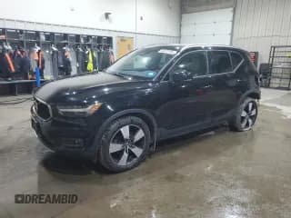 ✅ 2021 Volvo XC40 Momentum • VIN: YV4162UK4M2432527 • Lot: 64670165. Wystawiony na Copart z przebiegiem 56 843 mil. Bezpłatny archiwum sprzedaży aukcyjnych z USA i szczegółowy raport historii pojazdu na DreamBid. Zdjęcie 1.