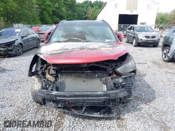 ✅ 2015 Hyundai Santa Fe • VIN: 5XYZUDLB4FG294425 • Lot: 42642628. Listed on IAAI with 89,000 mi. Free auction sales archive from the USA and detailed vehicle history report at DreamBid. Image 6.