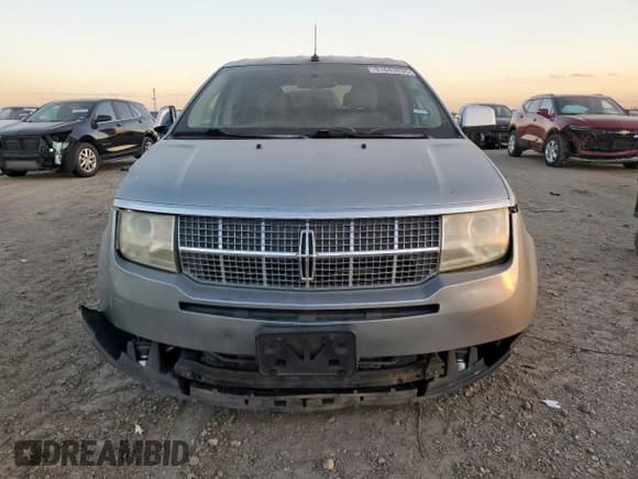 ✅ 2007 Lincoln MKX • VIN: 2LMDU68C67BJ21910 • Лот: 91643835. Опубликован ранее на Copart с пробегом 256 244 миль. Бесплатный доступ к архиву аукционных продаж из США и подробный отчёт об истории автомобиля на DreamBid. Изображение 5.