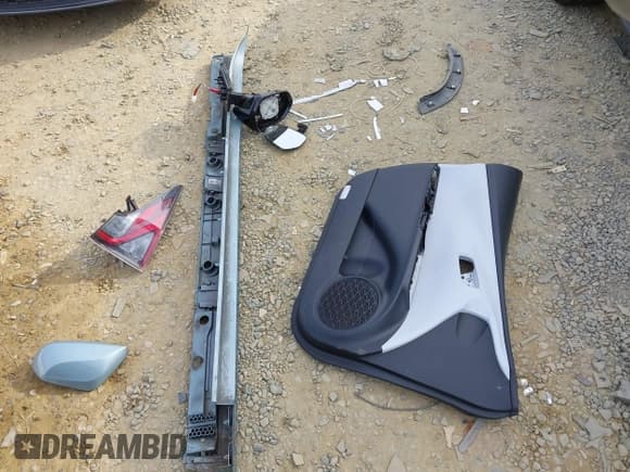 ✅ 2017 Toyota Prius Three • VIN: JTDKARFU0H3542259 • Лот: 43596528. Опубликован ранее на IAAI с пробегом 25 324 миль. Бесплатный доступ к архиву аукционных продаж из США и подробный отчёт об истории автомобиля на DreamBid. Изображение 12.