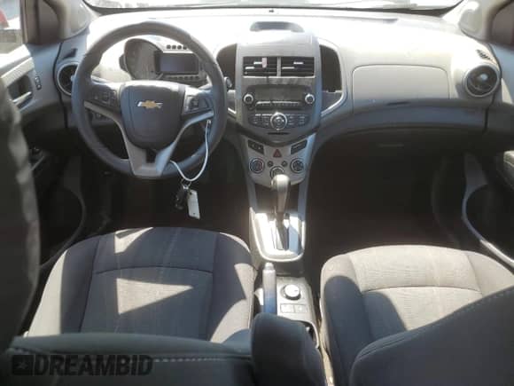 2014 Chevrolet Sonic LT с VIN 1G1JC5SH2E4112464, выставлен на аукционе Copart как лот 70312334 с пробегом 156 932 миль миль и Чистый • Clean title. История ставок и продаж доступна на DreamBid. Изображение 8.