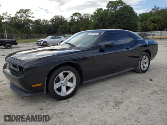 ✅ 2013 Dodge Challenger SXT • VIN: 2C3CDYAG8DH662846 • Lot: 73607164. Wystawiony na Copart z przebiegiem Nie podano. Bezpłatny archiwum sprzedaży aukcyjnych z USA i szczegółowy raport historii pojazdu na DreamBid. Zdjęcie 1.