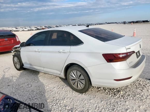 ✅ 2019 Volkswagen Jetta S • VIN: 3VWN57BU8KM114504 • Lot: 84968705. Wystawiony na Copart z przebiegiem 53 012 mil. Bezpłatny archiwum sprzedaży aukcyjnych z USA i szczegółowy raport historii pojazdu na DreamBid. Zdjęcie 2.