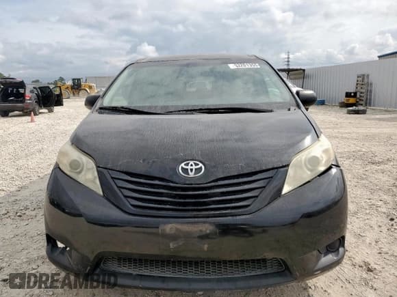 ✅ 2015 Toyota Sienna L • VIN: 5TDZK3DC0FS540977 • Lot: 93201355. Listed on Copart with 217,326 mi. Free auction sales archive from the USA and detailed vehicle history report at DreamBid. Image 5.