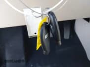 ✅ 2016 Chrysler Town & Country Touring L Anniversary Edition • VIN: 2C4RC1CG4GR174960 • Lot: 42306268. Wystawiony na IAAI z przebiegiem 154 385 mil. Bezpłatny archiwum sprzedaży aukcyjnych z USA i szczegółowy raport historii pojazdu na DreamBid. Zdjęcie 11.