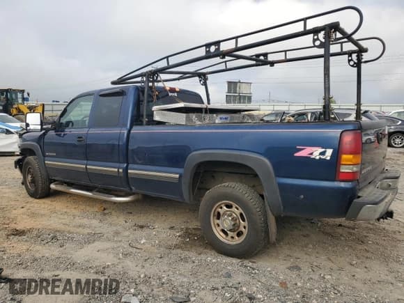 ✅ 2002 Chevrolet Silverado 2500HD LS • VIN: 1GCHK29UX2E235722 • Lot: 69709185. Wystawiony na Copart z przebiegiem 221 193 mil. Bezpłatny archiwum sprzedaży aukcyjnych z USA i szczegółowy raport historii pojazdu na DreamBid. Zdjęcie 2.