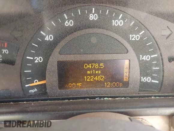 ✅ 2002 Mercedes-Benz C 230/260/280/320 • VIN: WDBRF64J52E001466 • Lot: 41984606. Wystawiony na IAAI z przebiegiem 122 482 mil. Bezpłatny archiwum sprzedaży aukcyjnych z USA i szczegółowy raport historii pojazdu na DreamBid. Zdjęcie 7.