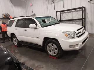 ✅ 2005 Toyota 4Runner Limited • VIN: JTEBU17RX50068509 • Lot: 41301303. Wystawiony na IAAI z przebiegiem 242 526 mil. Bezpłatny archiwum sprzedaży aukcyjnych z USA i szczegółowy raport historii pojazdu na DreamBid. Zdjęcie 1.