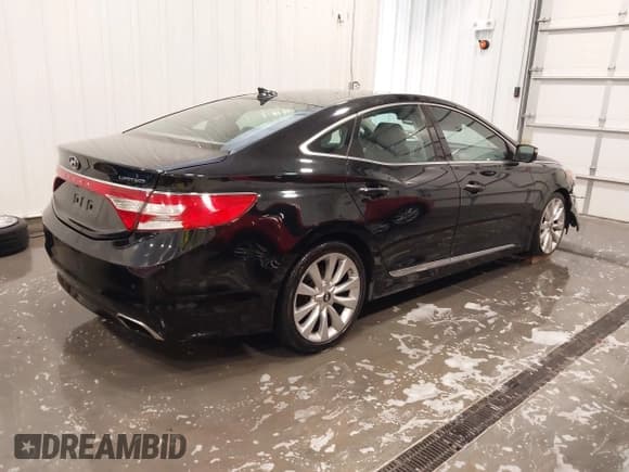 ✅ 2016 Hyundai Azera Limited • VIN: KMHFH4JG9GA515939 • Лот: 42565103. Опубликован ранее на IAAI с пробегом 105 111 миль. Бесплатный доступ к архиву аукционных продаж из США и подробный отчёт об истории автомобиля на DreamBid. Изображение 4.