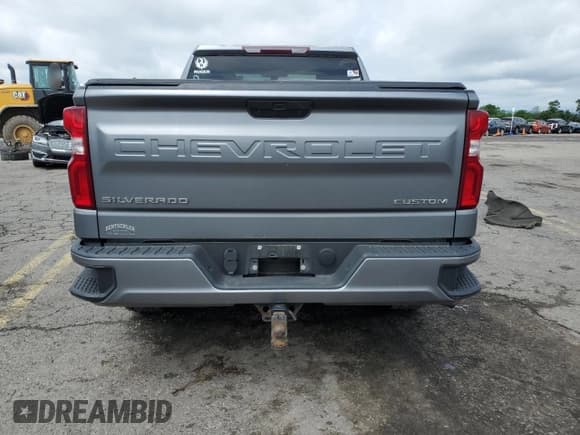 ✅ 2019 Chevrolet Silverado 1500 Custom • VIN: 1GCRYBEH0KZ334831 • Lot: 61571345. Wystawiony na Copart z przebiegiem 90 150 mil. Bezpłatny archiwum sprzedaży aukcyjnych z USA i szczegółowy raport historii pojazdu na DreamBid. Zdjęcie 6.