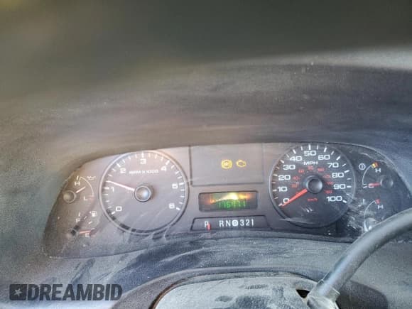 ✅ 2005 Ford F-250 XL • VIN: 1FTSW20505EB32152 • Лот: 41635435. Опубликован ранее на Copart с пробегом 176 471 миль. Бесплатный доступ к архиву аукционных продаж из США и подробный отчёт об истории автомобиля на DreamBid. Изображение 9.