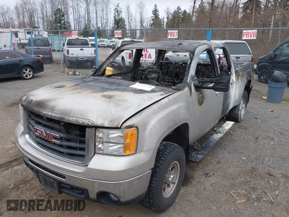 ✅ 2008 GMC Sierra 2500HD SLT • VIN: 1GTHK23K08F202335 • Lot: 41777743. Listed on IAAI with Not provided. Free auction sales archive from the USA and detailed vehicle history report at DreamBid. Image 6.