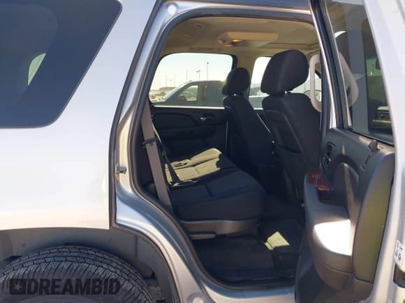 ✅ 2011 GMC Yukon SLE • VIN: 1GKS1AE06BR242413 • Lot: 43627026. Wystawiony na IAAI z przebiegiem 128 115 mil. Bezpłatny archiwum sprzedaży aukcyjnych z USA i szczegółowy raport historii pojazdu na DreamBid. Zdjęcie 8.