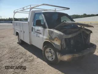 ✅ 2007 GMC Savana Commercial SRW C6Y • VIN: 1GDHG31U571241621 • Lot: 71527434. Wystawiony na Copart z przebiegiem Nie podano. Bezpłatny archiwum sprzedaży aukcyjnych z USA i szczegółowy raport historii pojazdu na DreamBid. Zdjęcie 4.