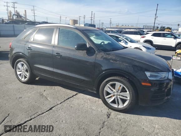 ✅ 2017 Audi Q3 Premium • VIN: WA1ECCFS6HR011478 • Lot: 81082485. Wystawiony na Copart z przebiegiem 165 820 mil. Bezpłatny archiwum sprzedaży aukcyjnych z USA i szczegółowy raport historii pojazdu na DreamBid. Zdjęcie 4.