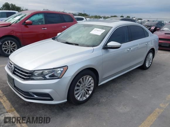 ✅ 2017 Volkswagen Passat SE • VIN: 1VWBT7A32HC019044 • Lot: 43769317. Listed on IAAI with 125,269 mi. Free auction sales archive from the USA and detailed vehicle history report at DreamBid. Image 2.